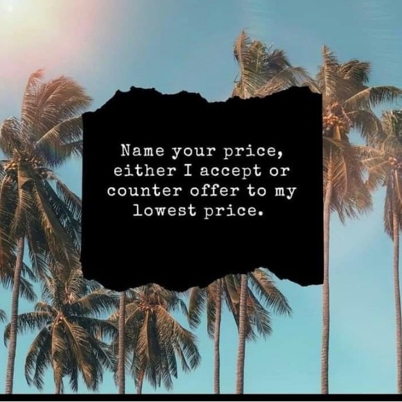 Meet your Posher, Savvy Sherlock - Picture 2 of 3